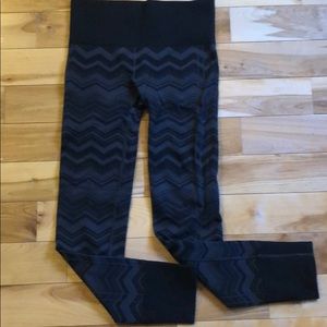 lululemon dark zigzag leggings *size 4*